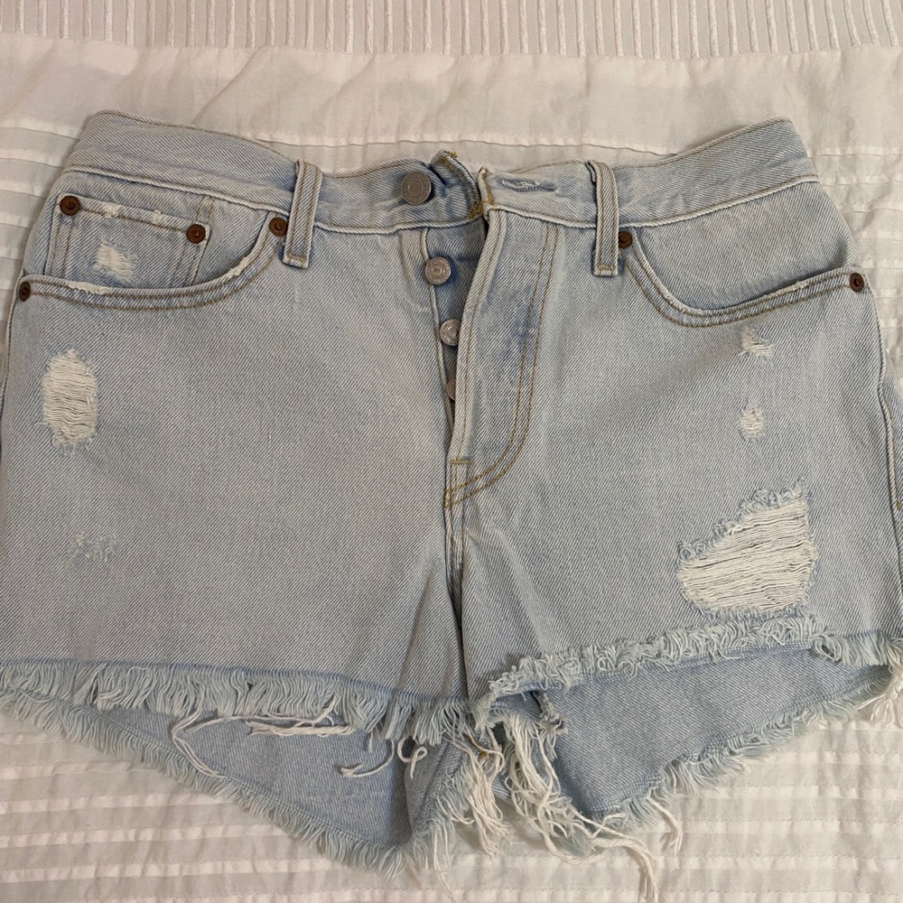 Levi’s light washed jeans shorts